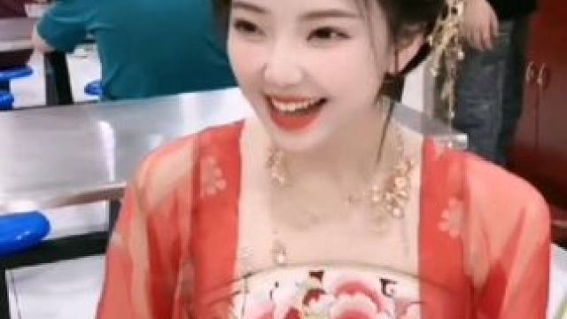 #模特美女 #邻家女孩 #美丽俏佳人 #惊鸿一瞥 惊鸿一面 你笑起来好美 你的小甜甜 古风美女 极品