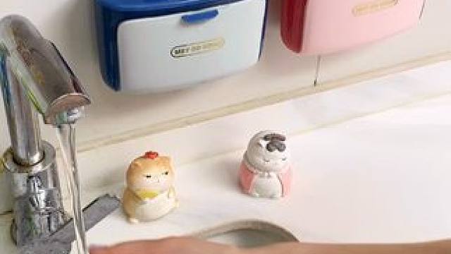 这款轻奢壁挂式#沥水肥皂盒 装在洗手台边，不仅好看，还非常实用#香皂盒 #肥皂盒 #免打孔 #卫生间