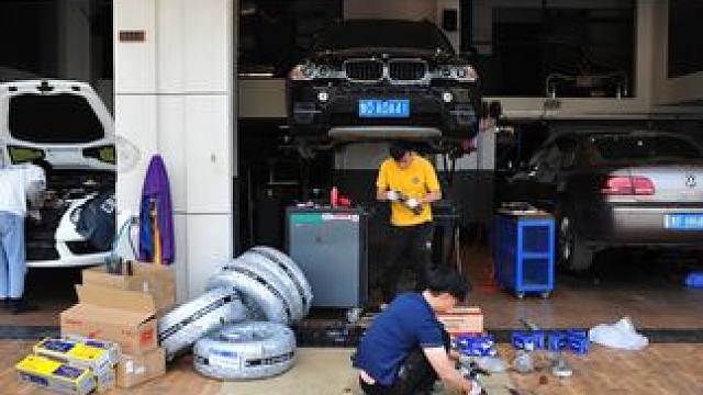 2024.4.12 又忙了一整天，吃个肉饼鸡下班！#撸车日常 #我与汽车的日常 #改装是一种态度 #