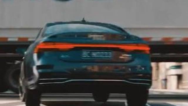 国产都不敢这么拍！真人速度与激情！ #无极300rr #奥迪A7