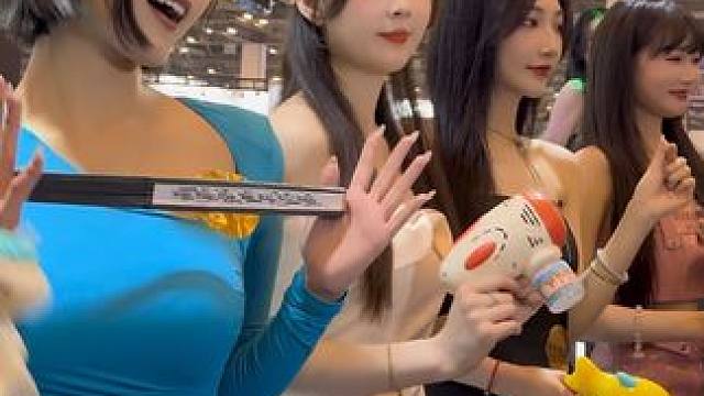 #美女模特 #大长腿 #苏州改装车展 #又美又飒 #现场实拍