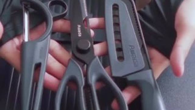 一套丝滑好用的露营切割套装，菜板刀剪削皮器都涵盖#露营报告 #户外 #野营 #露营好装备报告 #靠谱