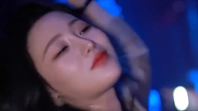 # 小姐姐蹦迪 # 美女跳舞太好看了 # 跟着