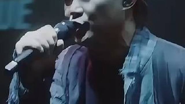 陈奕迅一曲两词真是太狠了，不同歌词完全不同的两种意境"