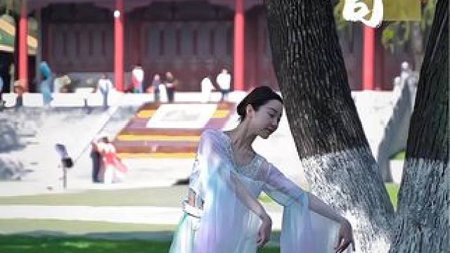 春有约 花不误 《梨花香》#梨花香舞蹈 #梨花香 #翻跳 #梨花香哪有国风香