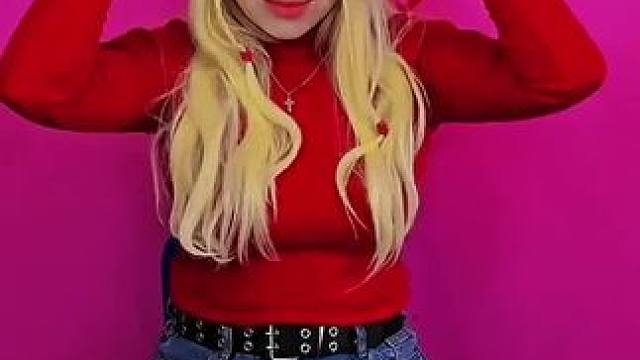 为了能有个美美的妆容，把口红涂在眼镜上面！ #看一遍笑一遍 #意想不到的结局 #万万没想到 #这操作