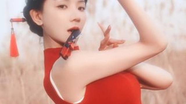 山与水几点秋深，却藏不了故人这旧韵。 #咬扇子挡脸挑战