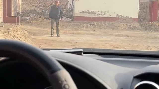 小孩儿确实招人稀罕