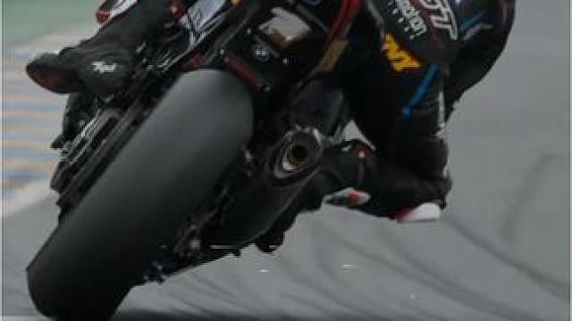 #宝马m1000rr #赛道 #专业比赛请勿模仿