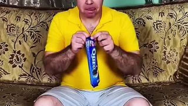 偷吃饼干被老婆发现，结局真是万万想不到！ #看一遍笑一遍 #万万没想到 #意想不到的结局 #这操作都