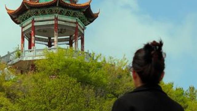 九峰山景区 #养在九峰山  你是四月天里的云烟，黄昏吹着风的软，星子在无意中闪，细雨点洒在花前 #保