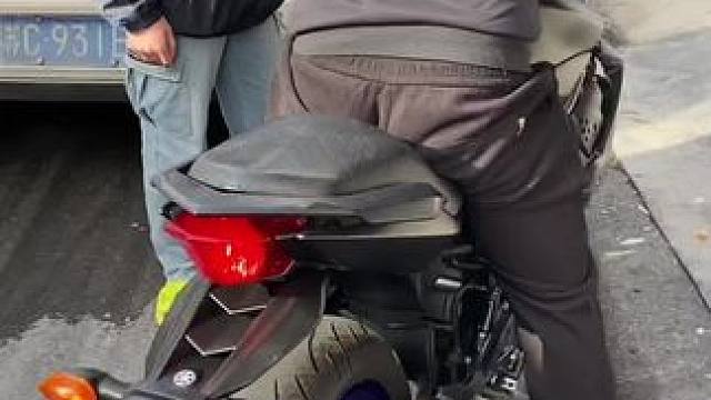 太幸福了，爷俩的共同爱好！到店自提雅马哈XJ6！ #微山湖文武机车俱乐部 #雅马哈XJ6