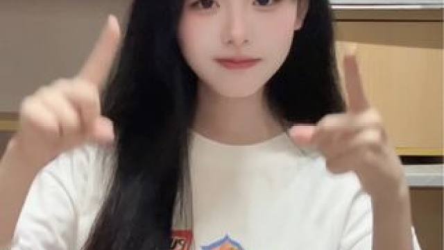 好甜的手势舞૮ ´͈ ᗜ `͈ ა♡ #海风追潮汐我追上你 #甜妹