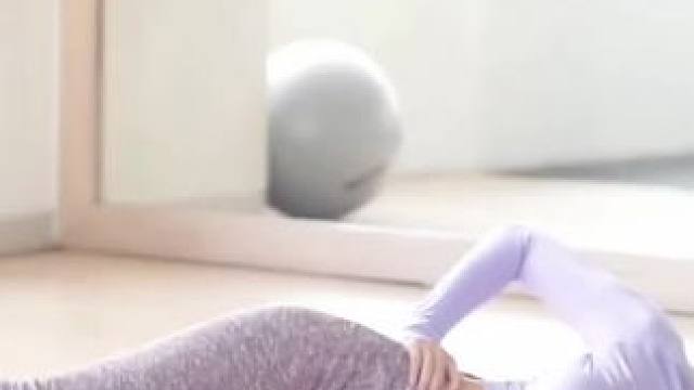 #正常瑜伽动作无不良引导#跟着美女学瑜伽 