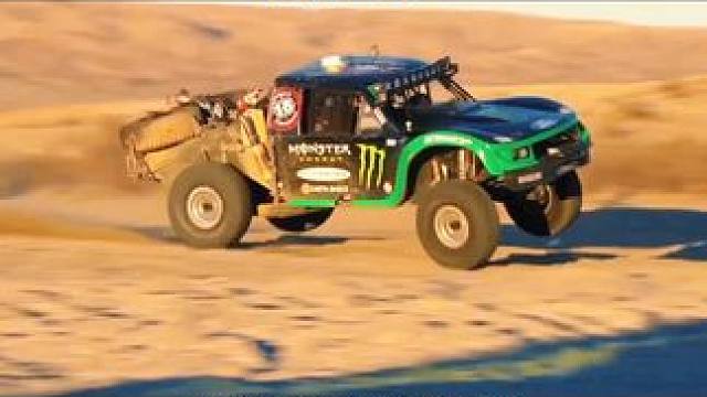 巴哈1000（奖杯卡车）高速行驶下的悬挂状态，也许只有巴哈能做到这么完美。#巴哈1000 #顶级悬挂