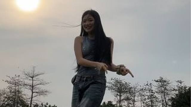 很舒服#浅跳一下 #今日份舞蹈打卡 #一学就会系列 #享受自由