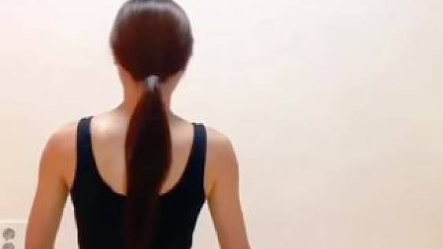 #正常瑜伽动作无不良引导#跟着美女学瑜伽