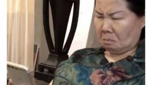 离谱！两位大妈吵架吵了16年，从线上一路吵到线下 #搞笑 #离谱 #整活