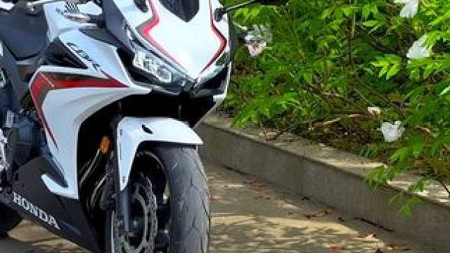 所以爱机车的你现实里又是做什么工作的呢#爱机车爱生活 #本田cbr #机车