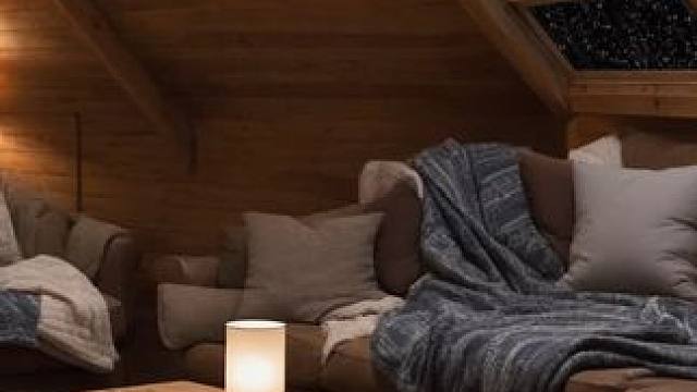 在雷暴之夜的阁楼小屋里，温暖壁炉燃烧，伴随雷声和雨声入眠 #白噪音 #助眠声音 #睡眠音乐 #催眠疗