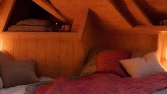 傍晚开始有暴风雪了，在这个温馨小屋住下来吧！ #白噪音 #助眠视频 #助眠声音