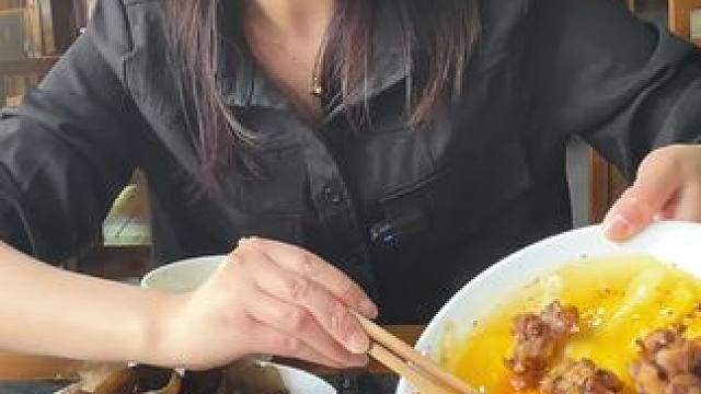 吃兔火锅就到味千火锅#同城好店推荐 #火锅兔 #兔肉火锅 #同城美食