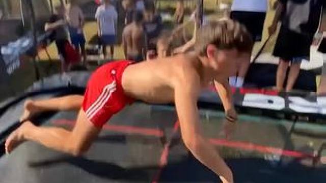 每种热爱都值得全力以赴 #空翻特技 #空翻 #高难度动作 #地心引力抓不住我 #极限运动