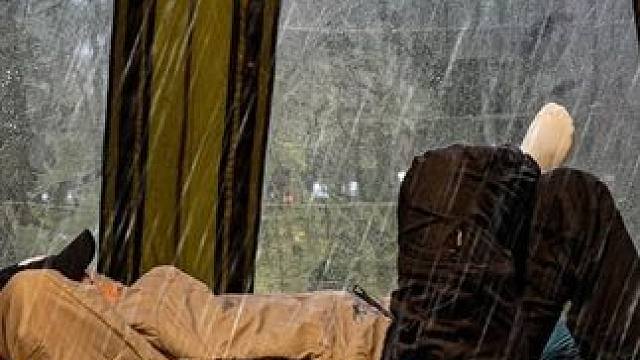 一人沉浸式助眠雨中露营 #露营 #雨天露营 #解压