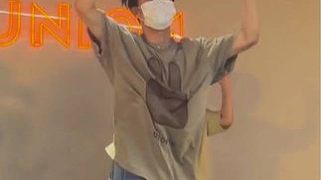 这到底谁老公的歌？这么好听！#CC编舞 #魔法城堡 #零基础学舞蹈