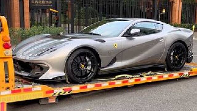 又一台法拉利812C交付了，拥有一台这样的车子也算是顶级玩家了#法拉利812c #dou是好车 #上