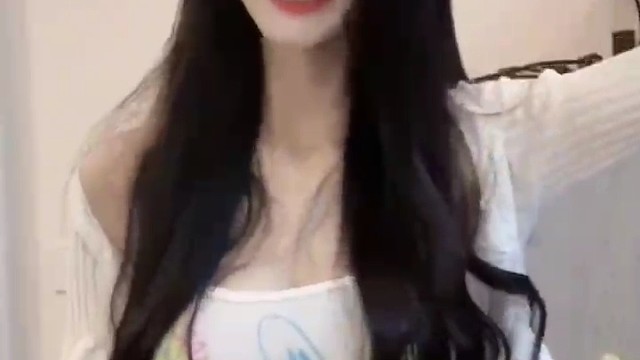 我曾经唱过 疯一疯 闹一闹 温顺尚早 因为青春