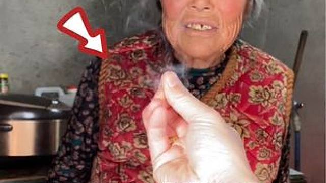 #魔术教学 手指摩擦变烟雾，奶奶惊呆了