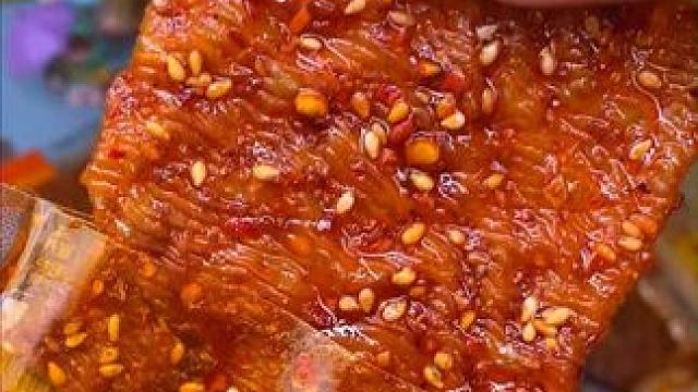 一口就沦陷的美味波浪豆筋辣条来咯 豆香浓郁 嚼劲十足 爆辣爽口#辣条 #零食推荐 #无辣不欢