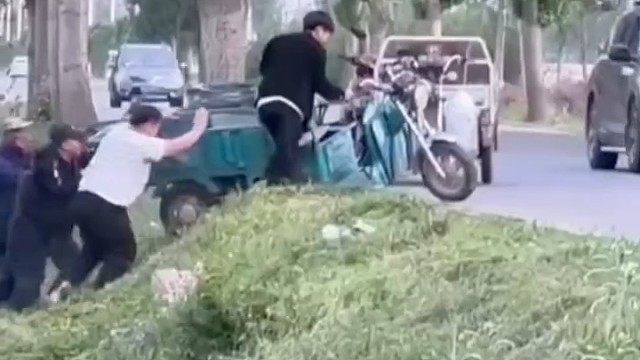 看见了吗？就是这样下去的[捂脸]