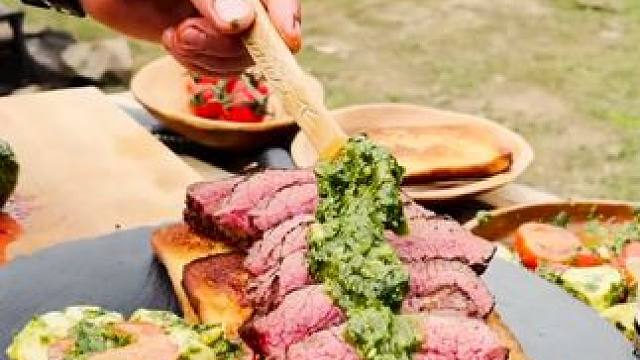 五分熟牛排，太美味了！#户外美食 #户外野餐 #户外美食制作 #牛排的煎制方法