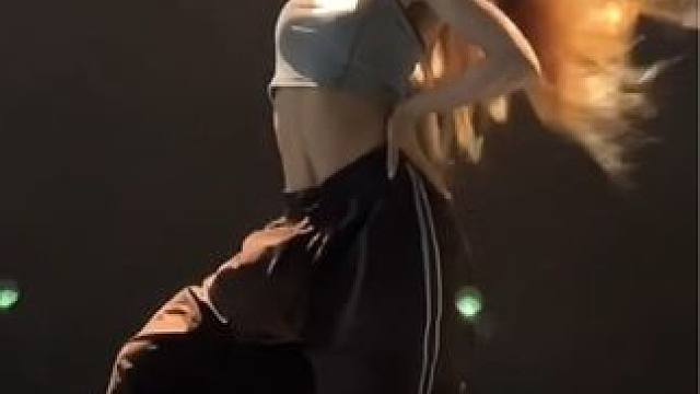 怎么会不期待热烈自由的夏天呢#rollin #咔啵腥编舞 #基础爵士 #夏天的味道