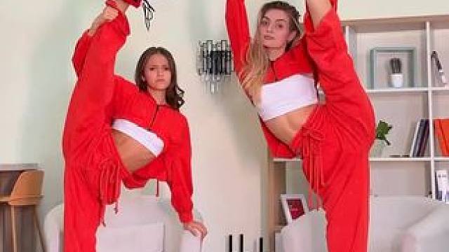 周末到了，你想好怎么穿搭了吗？来跟我一起 穿搭吧！#爱跳舞的女孩 #跳舞 #一起跳舞 #适合零基础的