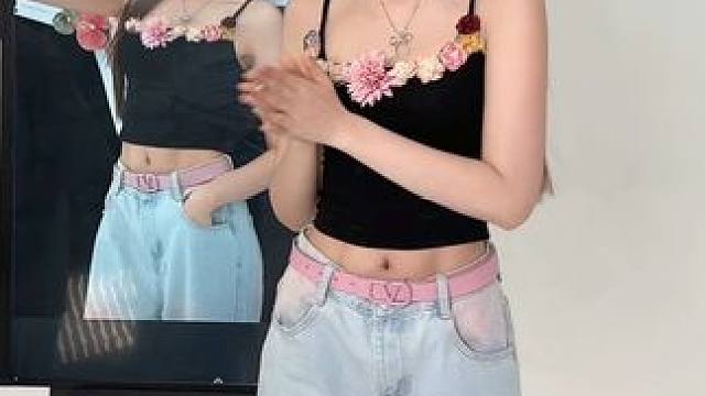 这也太好看了!!!!#超出片的度假风穿搭 #五一出游穿搭 #jennie甜辣穿搭攻略 #辣妹的夏天 