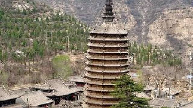 十三层辽塔，距今已快千年。一年内第二次来到此地，群山环抱，清幽静谧，完美诠释了“深山藏古寺”，不愧为