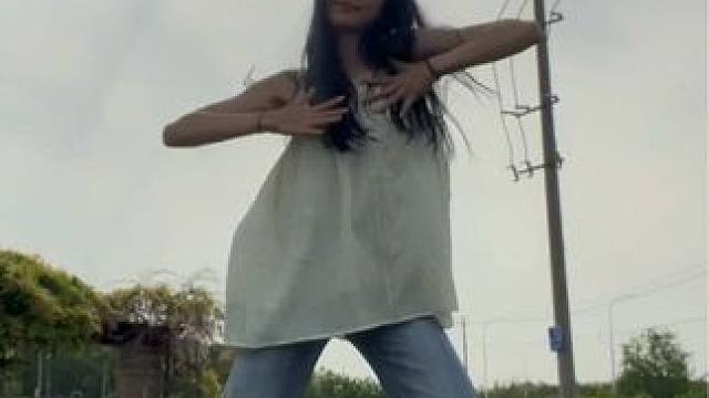 感觉夏天才是#magnetic 的标配！#illit