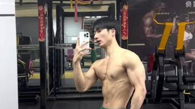 已经夏天了  你还不努力吗 健康是自己的 身材也是自己的  为自己冲一把#跑步 #减脂 #健身
