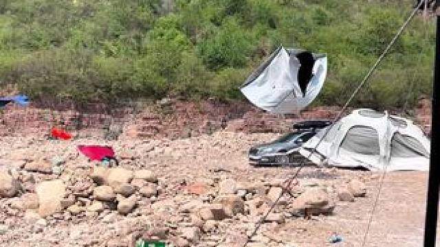 厕所帐一定要打好地钉，要不翔容易在天上飞#露营