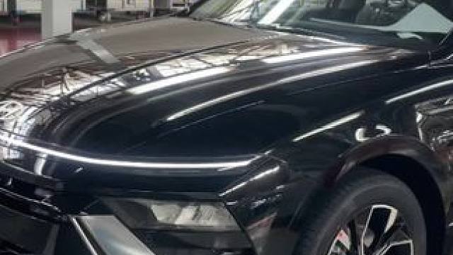 白色车看起来就是比黑色大是有依据的哦 买车选颜色 你纠结过吗#第十一代索纳塔#新车上市#带你懂车