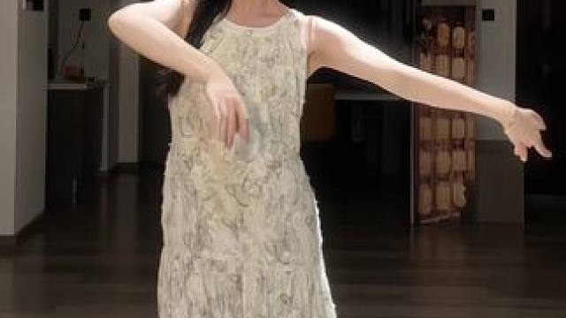 #舞蹈 “月光常常常常照故里～”#白月光 #氛围感 #琴师 #国风