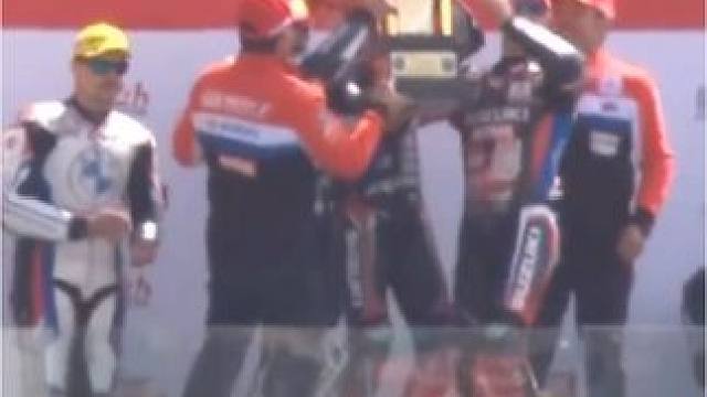 勒芒24小时耐力赛 铃木以857圈的成绩再次夺冠，耐力赛真是一个残酷的战场#摩托车比赛 #24小时耐