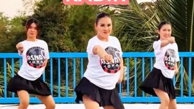 MTFIT女团健身舞KABIR 开启活力满满的一天#尊巴燃脂舞 #户外舞蹈 #全民热舞运动 #集体舞