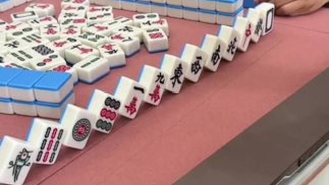 第一次遇到这样的牌，居然说我炸胡，到底会不会打麻将？ #富豪麻将  #麻将
