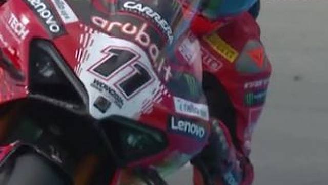 wsbk荷兰站 最后一圈“杜卡迪vs杜卡迪”赛道高燃缠斗冠军之争瞬间…#摩托车比赛 #机车 #mot
