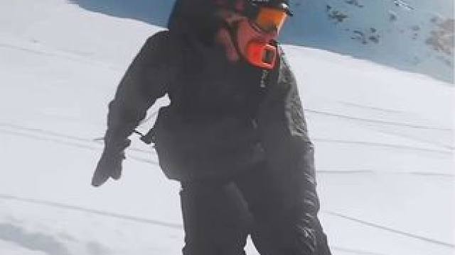 “遇见你之前，我一无所有”
#滑雪 #极限运动 #单板滑雪 #这才是滑雪人的出场方式