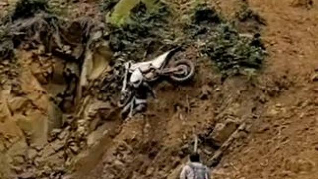 有时候自己都挺佩服自己的意志力…还好穿了全套装备！人没事！咱们东川比赛见！#女骑 #摩托车 #ktm